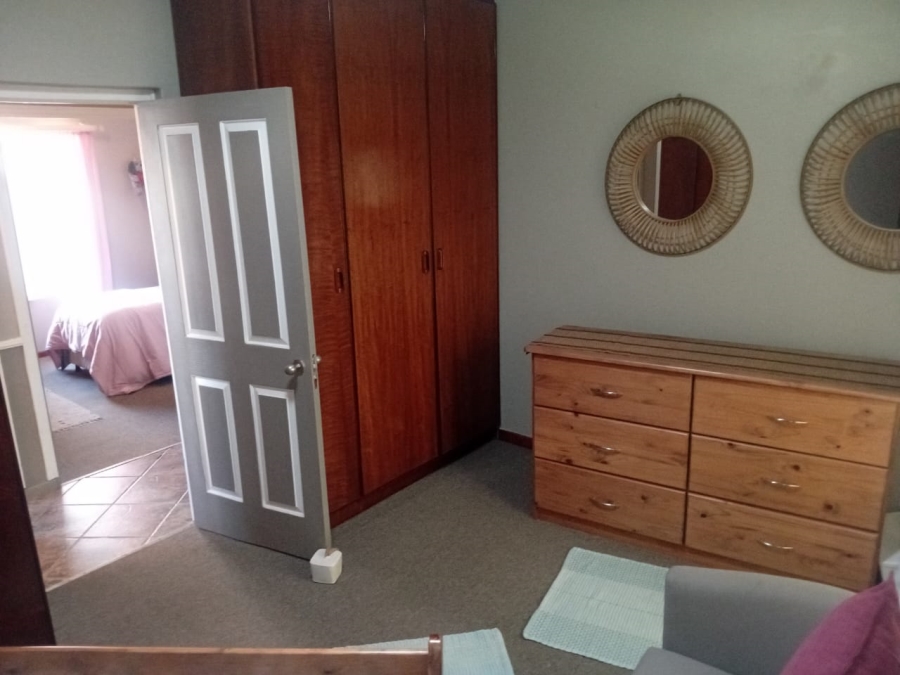 6 Bedroom Property for Sale in Heiderand Western Cape